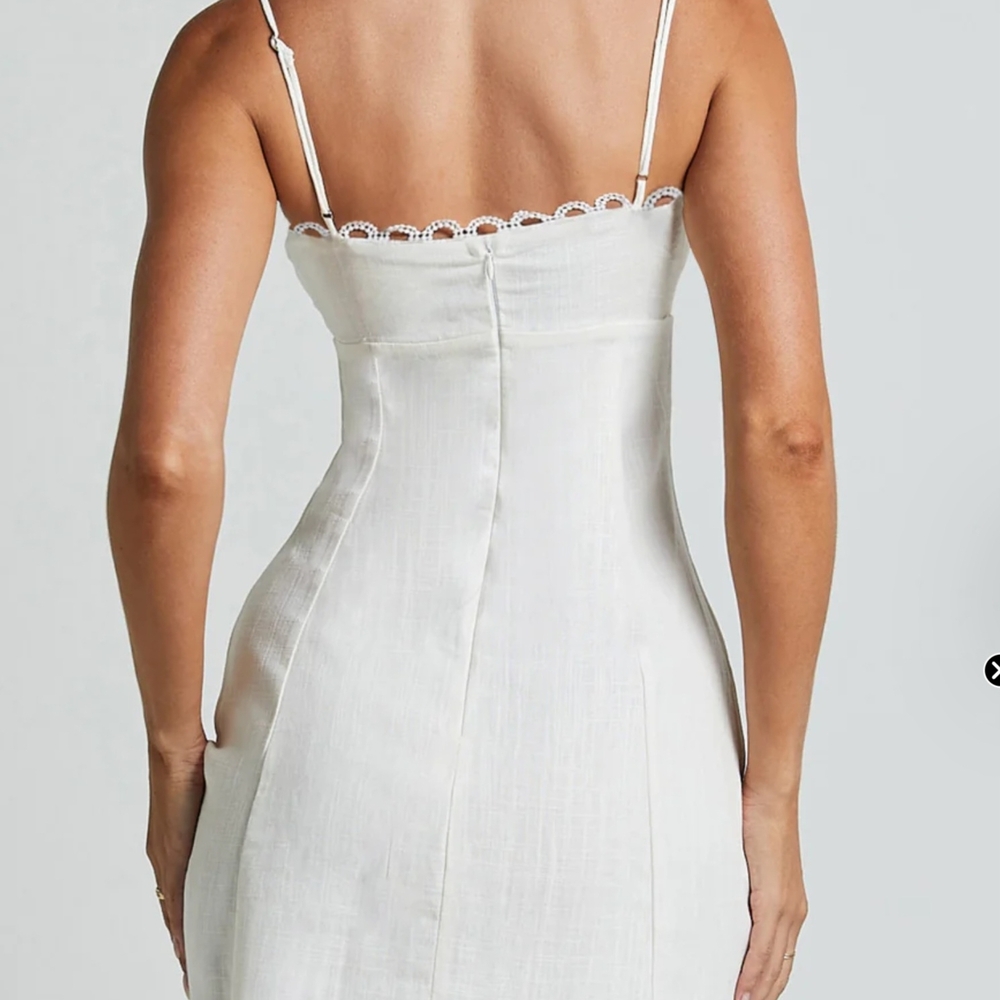Elegant White Lace Trim Dress - Picture 4 of 8